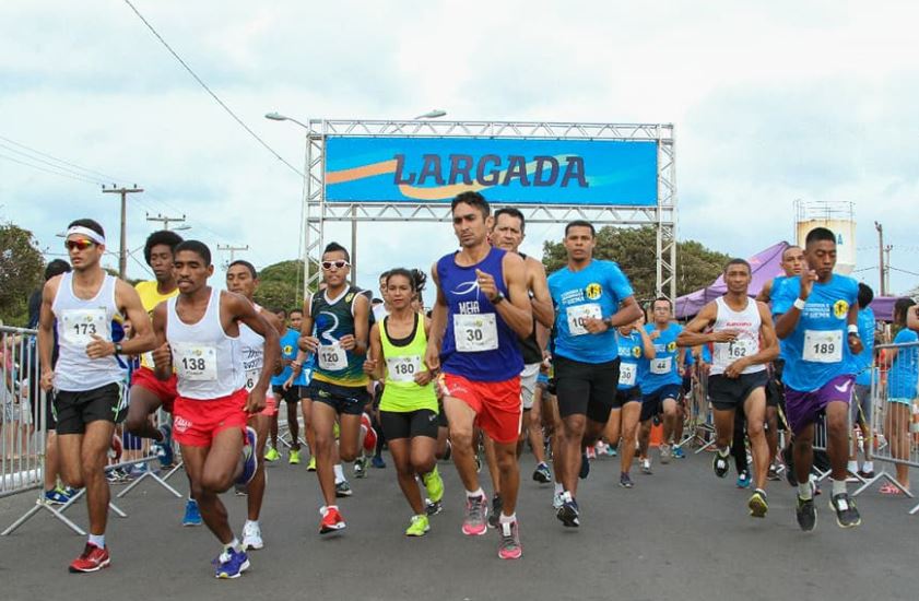 O momento da largada da I Corrida e Caminhada da UEMA, que aconteceu em 2017. (Foto: Facebook/Divulgação)
