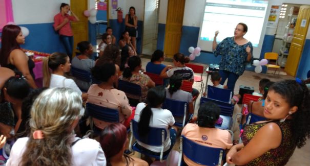 Mulheres do Cajueiro recebem orientações sobre câncer de mama