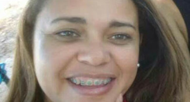 Mulher é assassinada com 13 tiros na porta de casa em Pedreiras