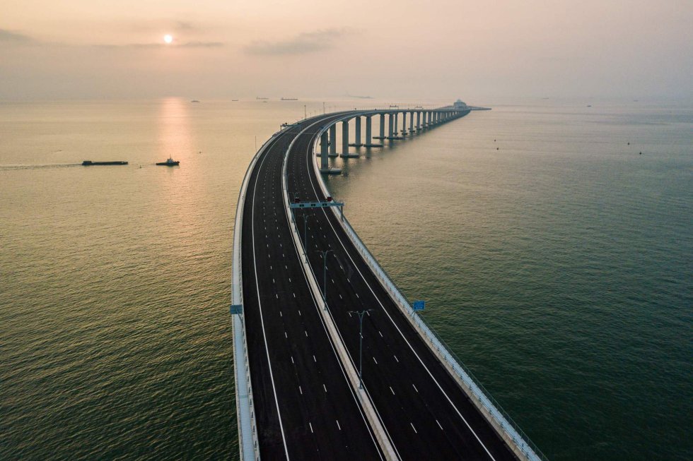 A maior ponte sobre o mar construída no planeta. (Foto: ANTHONY WALLACE -AFP) 