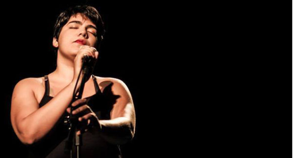 Cantora Tássia Campos será atração no projeto “ComVida Pra Luta”