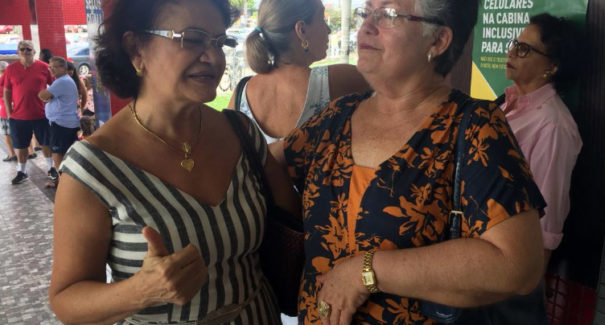 “Pedi à Nossa Senhora para me iluminar a fazer a escolha certa nas urnas”, diz eleitora