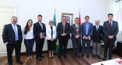 Flávio Dino debate oportunidades de negócio para o Maranhão com embaixadora dos Emirados Árabes