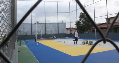 Na periferia de São Luís, terreno baldio vira quadra esportiva