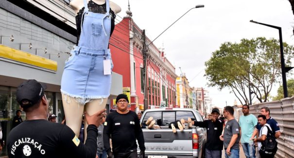 Comércio informal sai das ruas da Praça Deodoro