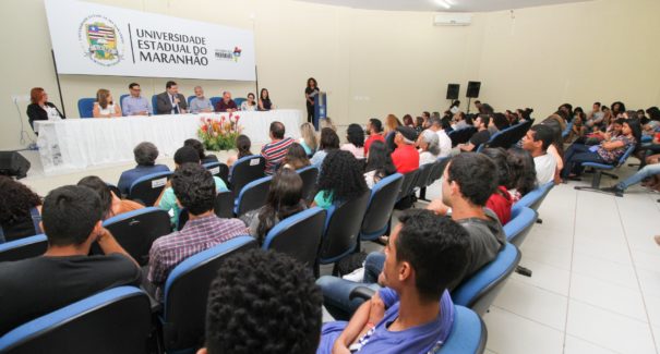 UEMA anuncia processo seletivo para professor substituto