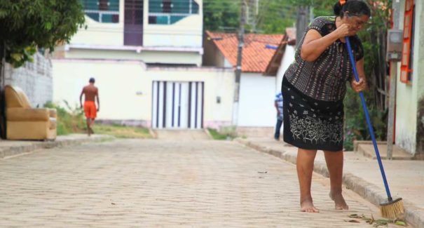Vila Roseana Sarney recebe asfaltamento pelo programa Rua Digna