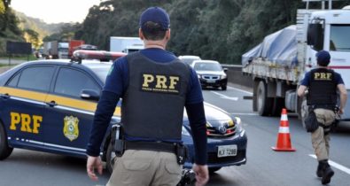 Após fugir de fiscalização da PRF, motociclista embriagado é preso