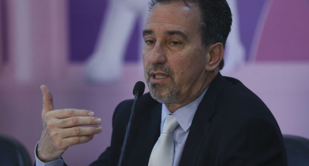 Ministro propõe que médicos oriundos do Fies substituam cubanos
