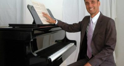 Pianista radicado na França visita ocupação em Paço do Lumiar