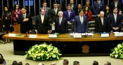 José Sarney participa de sessão com Jair Bolsonaro no Congresso