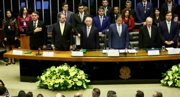 José Sarney participa de sessão com Jair Bolsonaro no Congresso