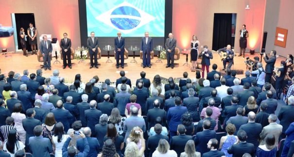 Empresário são homenageados nos 50 anos da FIEMA