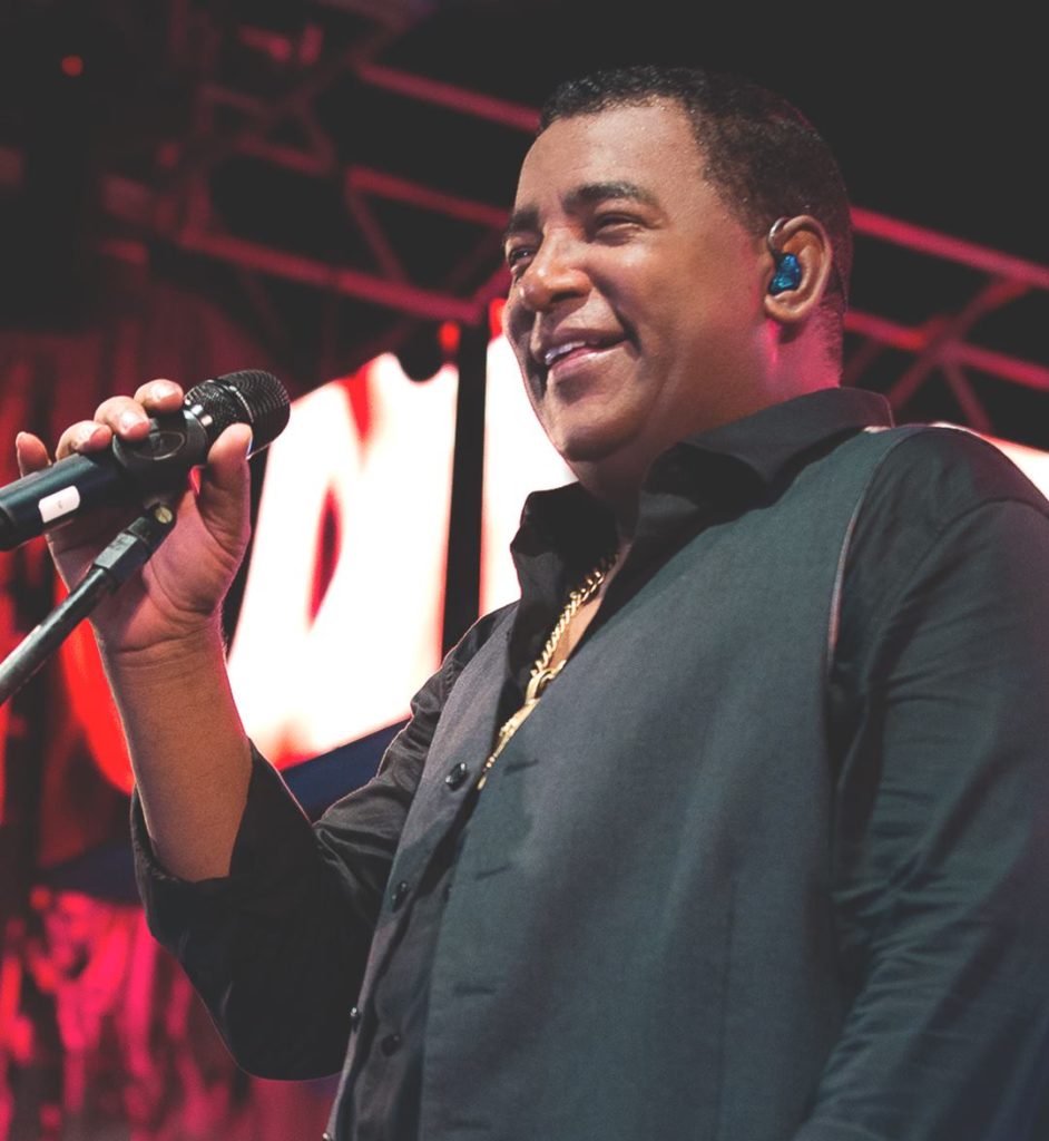 Vocalista do Raça Negra promete “espetáculo de amor, alegria e música boa”