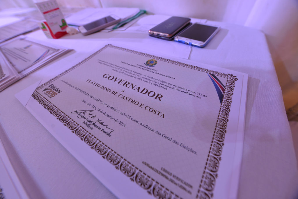 Diploma do governador Flávio Dino (PCdoB) (Foto: TRE)