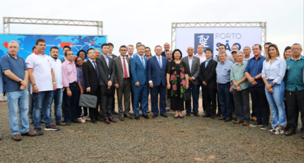 Vice-governador e cônsul chinesa celebram avanços nas obras do Porto São Luís