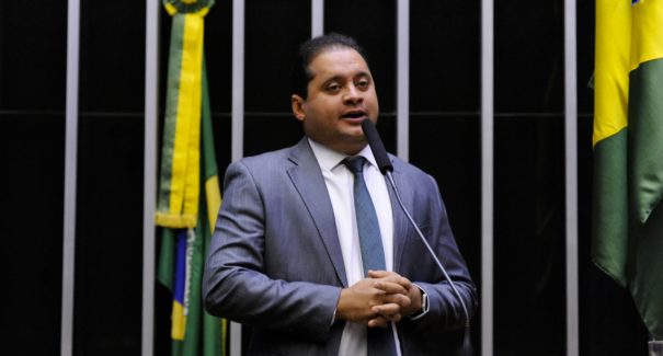Weverton se despede da Câmara e promete continuar trabalho no Senado