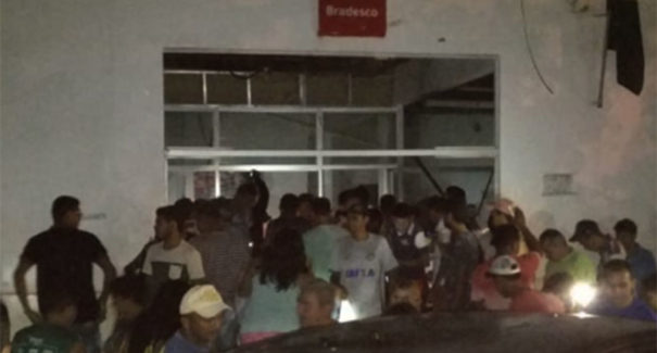 Cerca de dez bandidos explodem banco em Arame, interior do Maranhão
