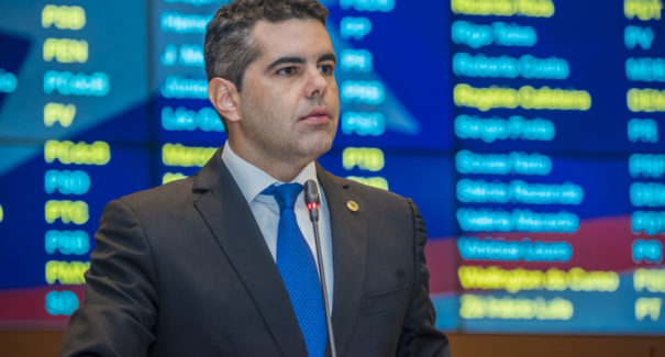 Adriano Sarney promete entrar na Justiça contra Pacote Anticrise