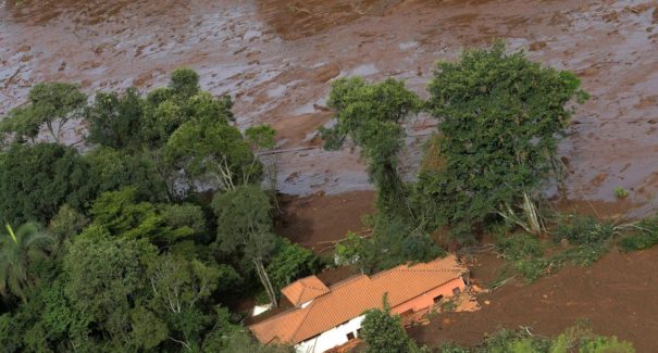 Por risco de outro rompimento, Vale aciona sirenes às 5h30 e evacua moradores
