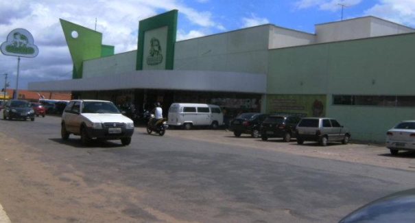 Internautas fazem campanha para tirar Supermercados Maciel da crise