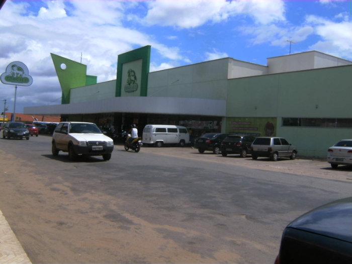 Internautas fazem campanha para tirar Supermercados Maciel da crise