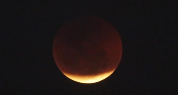 Espigão da Península recebe evento para olhar eclipse lunar neste domingo