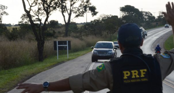 Mais de cem veículos são flagrados acima da velocidade em um único dia