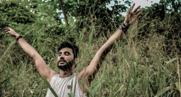 Cantor maranhense lança clipe de música pop e rende mais de 130 mil visualizações