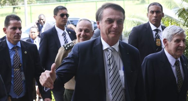 Bolsonaro diz que não vai declarar guerra aos governadores do Nordeste