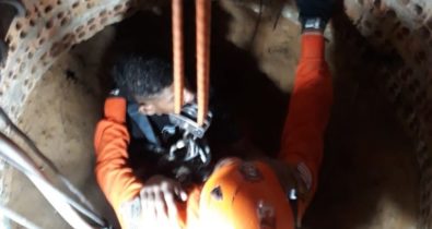 Mulher e garoto presos dentro de um poço são resgatados pelo Corpo de Bombeiros