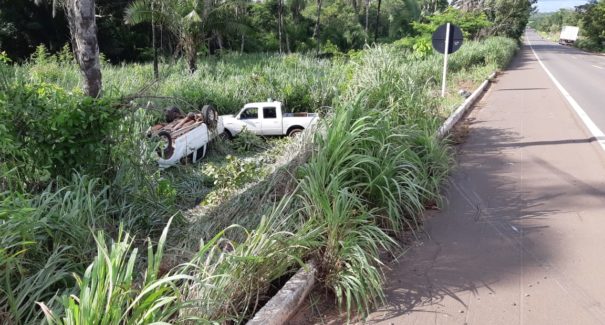 Acidente com duas caminhonetes da mesma família deixa sete pessoas feridas