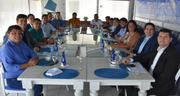 Em São Luís, Rodrigo Maia participa de almoço com nova bancada maranhense