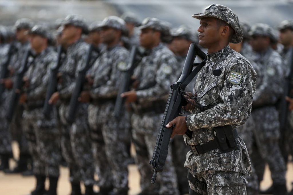 Soldados da Força Nacional estão em deslocamento para conter onda de ataques no Ceará (Foto: Agência Brasil)