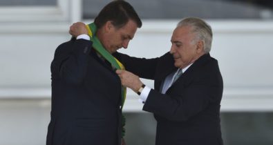 Como primeiro ato à frente da presidência, Bolsonaro aumenta salário mínimo