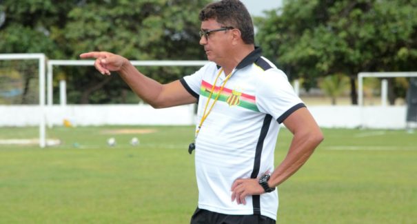 Flávio Araújo não é mais técnico do Sampaio
