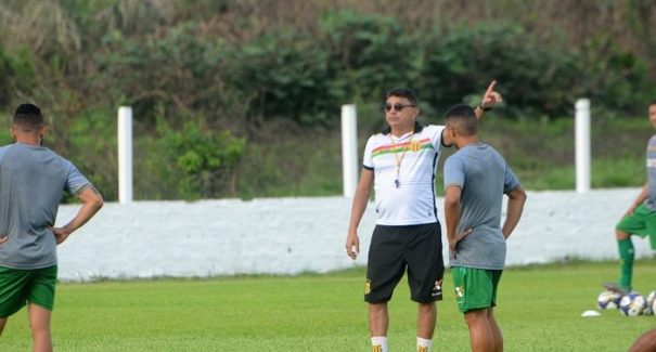 Sampaio Corrêa à procura de novo treinador