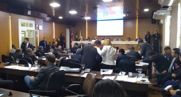 Em andamento a votação da regulamentação do Uber