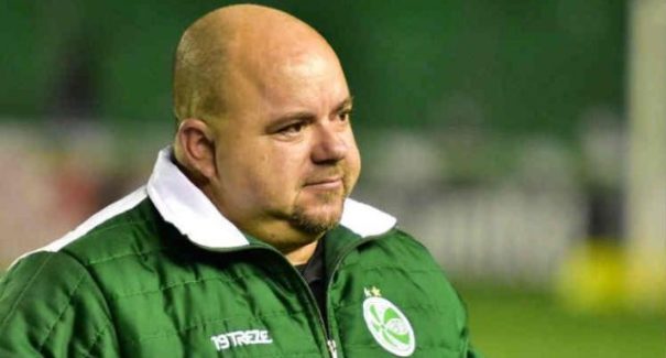 Julinho Camargo é o técnico do Sampaio