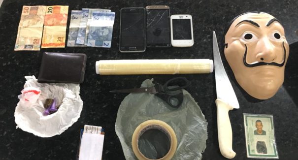 ”Mamão” é detido com drogas e encaminhado à Delegacia do Bequimão