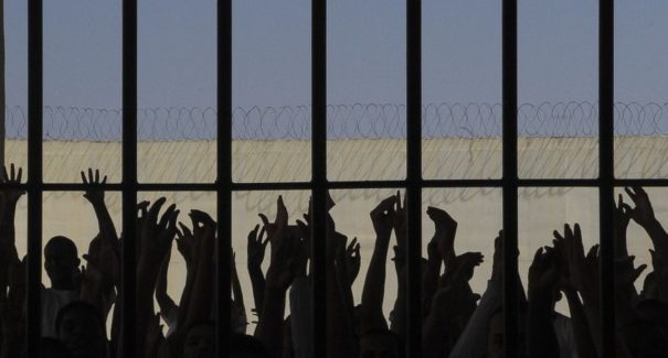 Presos suspeitos de roubos a residências no bairro Miritiua