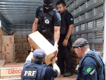 Polícia apreende R$ 1 milhão em carga de café e leite roubados
