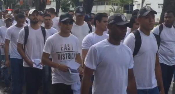 Aprovados no concurso da policia vão às ruas novamente