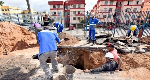 Obras de contenção são realizadas nas avenidas Jerônimo de Albuquerque e Holandeses depois de fortes chuvas