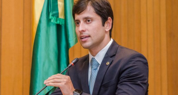 Deputado critica faculdade líder em reclamações de consumidores