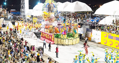 Começa o carnaval na Passarela do Samba