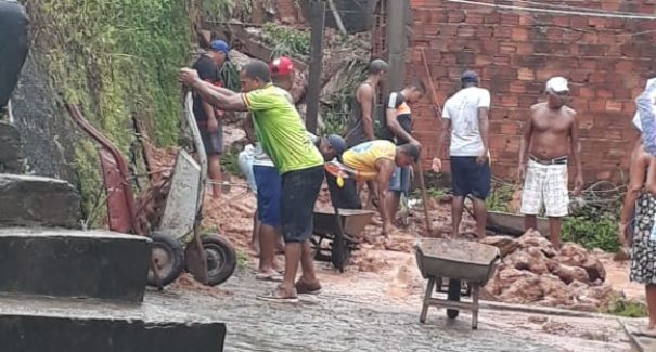 População se une em corrente de doações