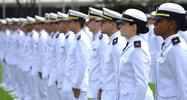 Marinha abre concurso público com salários de 8 mil reais