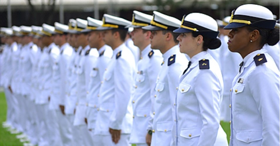 Marinha abre concurso público com salários de 8 mil reais