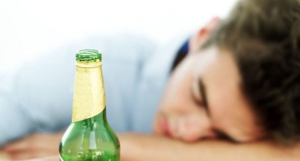 Exagerou na bebida durante o feriado? 4 dicas para curar a ressaca no pós-carnaval